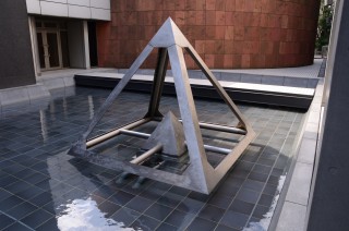 水のピラミッド　